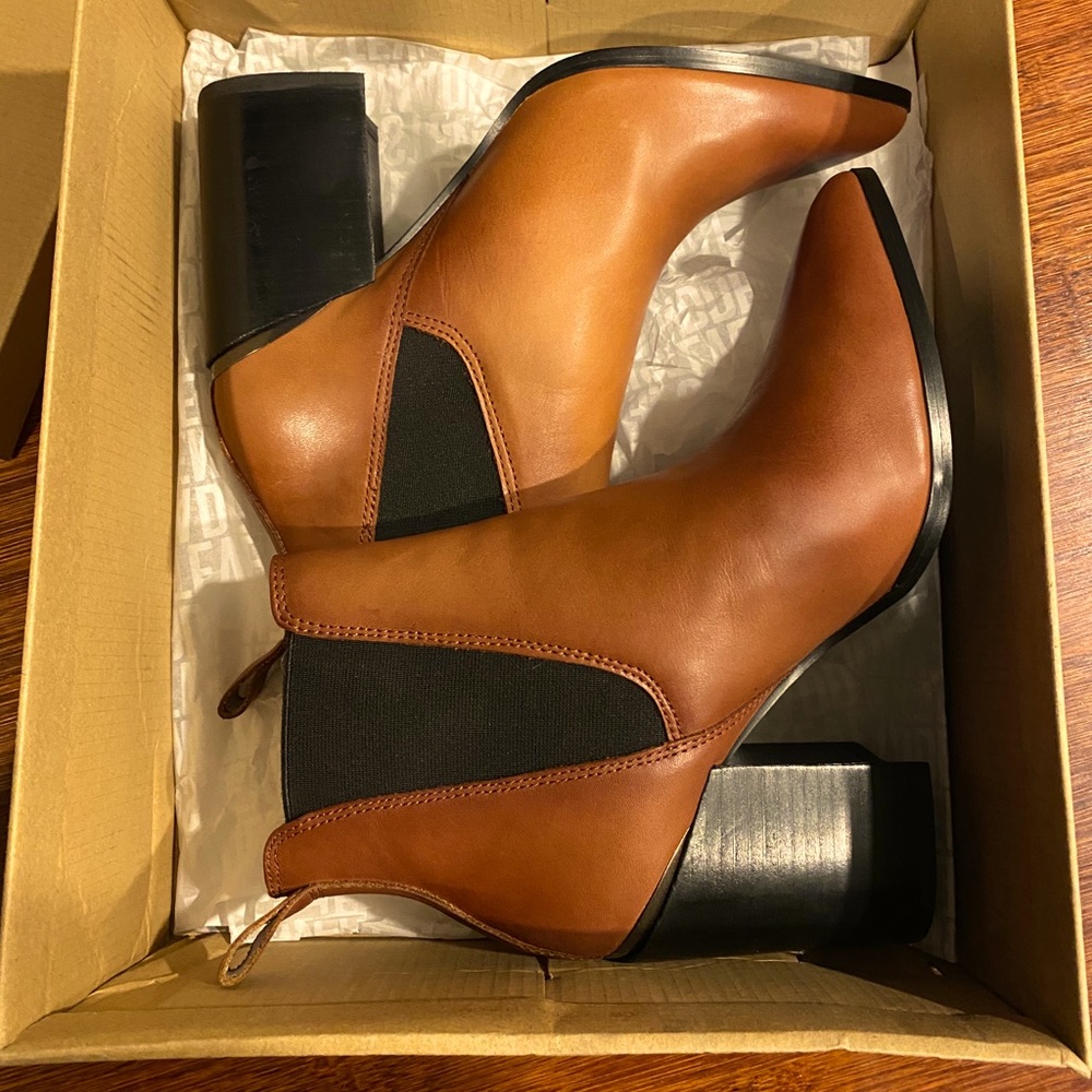 ⚡️NWT Steve Madden Booties⚡️